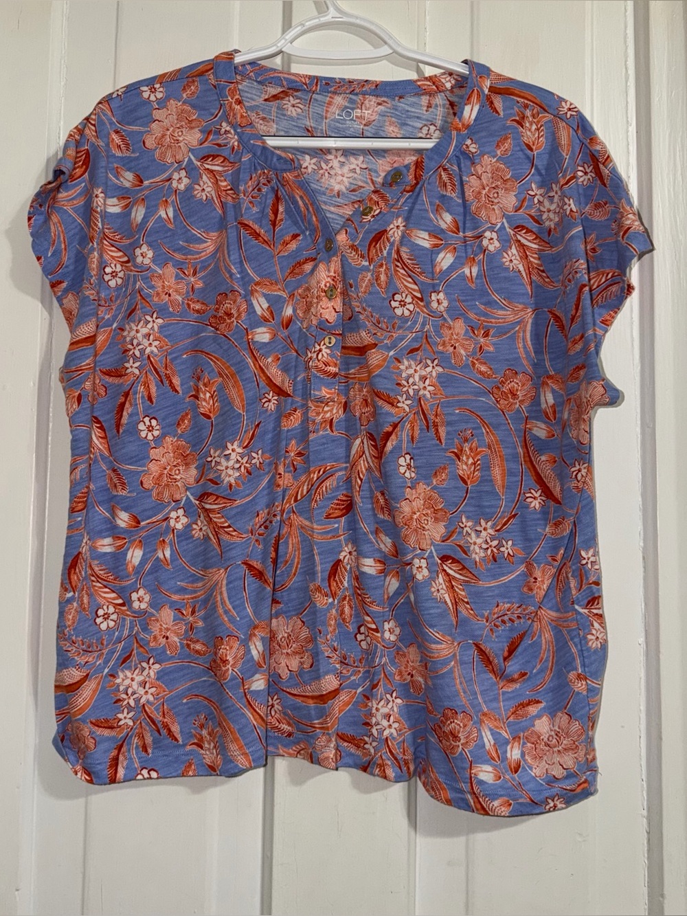 Women’s size XL shirt Lightweight Floral Button-Front Top